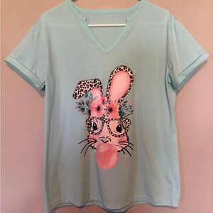 Women’s EUC Light green Bunny Graphic T-Shirt medium leopard print Easter